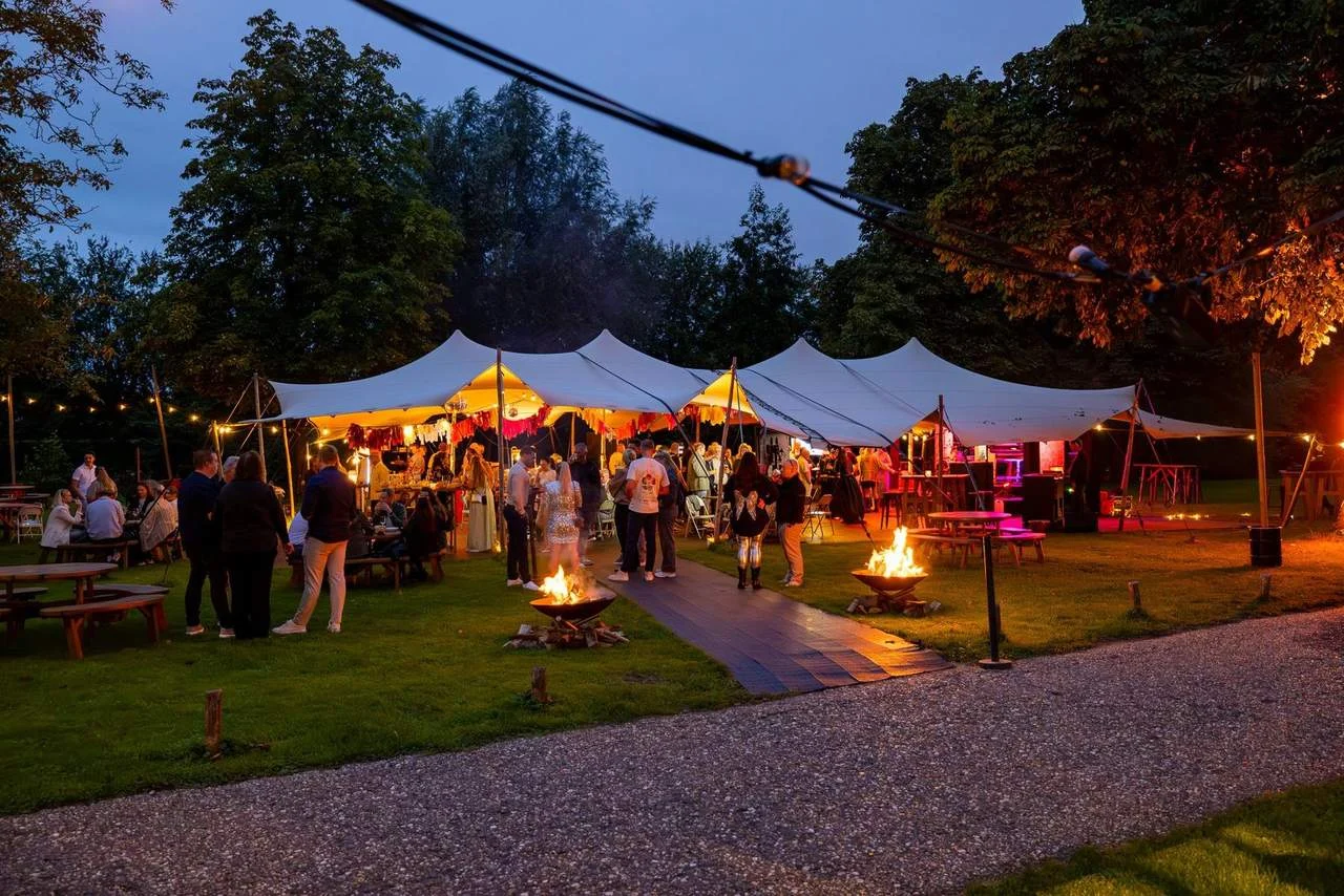 25 jaar 4Some door base-events, foto 4 van 8