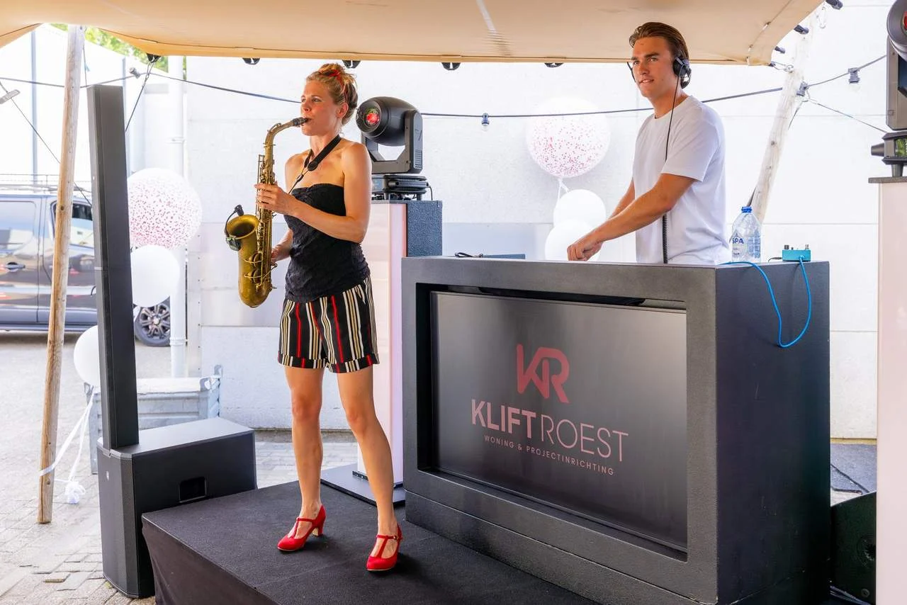 Opening Klift Roest door base-events