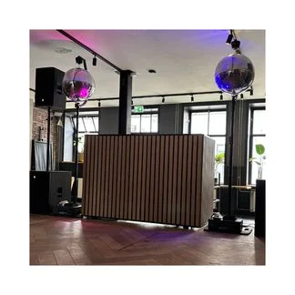 Dj-booth latten