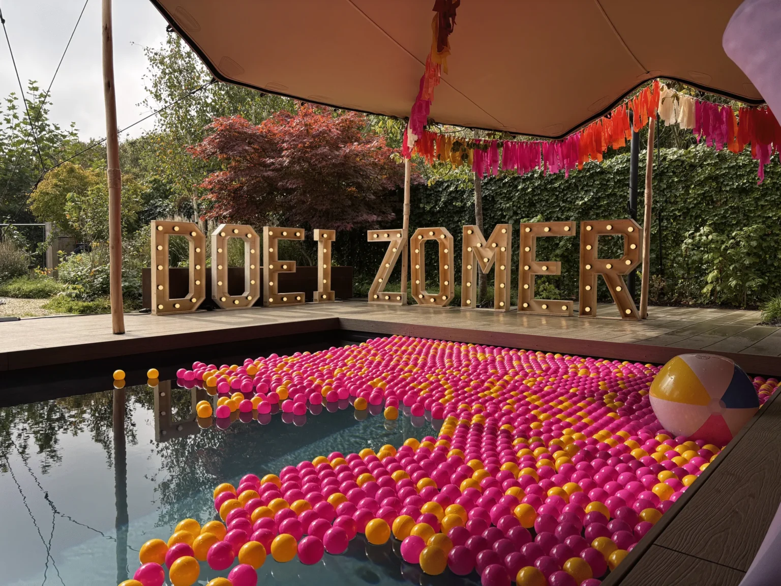 Doei Zomer festival door base-events, foto 4 van 5